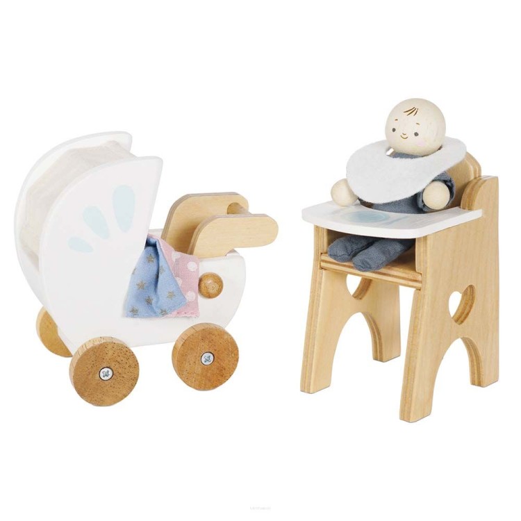 big_ME044-nursery-wooden-set-dolls-family-roleplay-toy.jpg