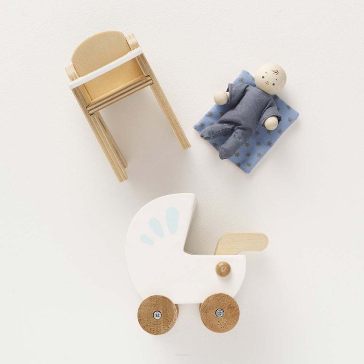 big_ME044-nursery-set-baby-laying-on-blanket.jpg