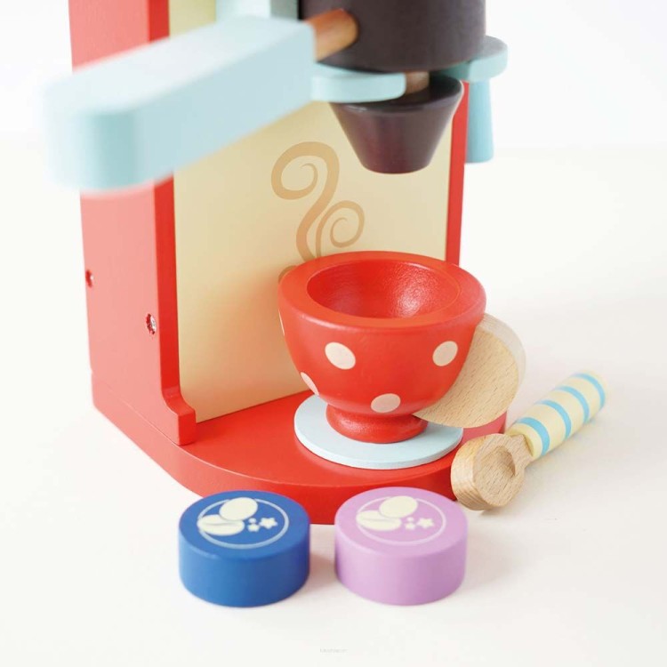 big_TV299-cafe-machine-mug-and-coffee-pods.jpg