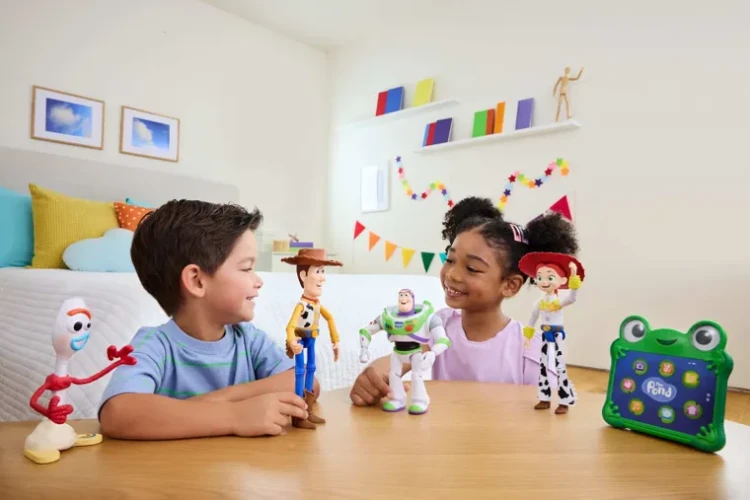 toy-story-5-sztuciek-interaktywna-mowiaca-figurka-skala-18-cm-8200144 (1).webp