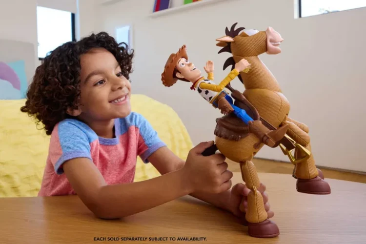 toy-story-5-biegnacy-chudy-figurka-interaktywna-skala-30-cm-wersja-polska-8284947 (1).webp