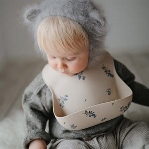 mushie-sliniak-sylikonowy-lilac-flowers (1).jpg