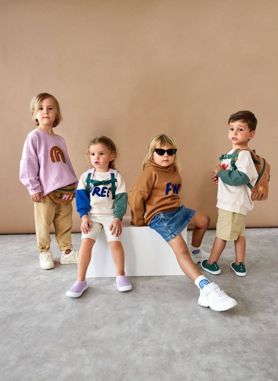 pol_pl_Lassig-Bluza-z-kapturem-z-bawelny-organicznej-GOTS-Little-Gang-Fun-caramel-4-6-lat-11525_12.jpg