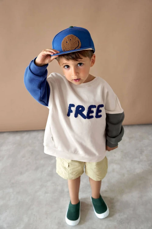 pol_pl_Lassig-Bluza-z-bawelny-organicznej-GOTS-Little-Gang-Free-milky-4-6-lat-11530_11.jpg