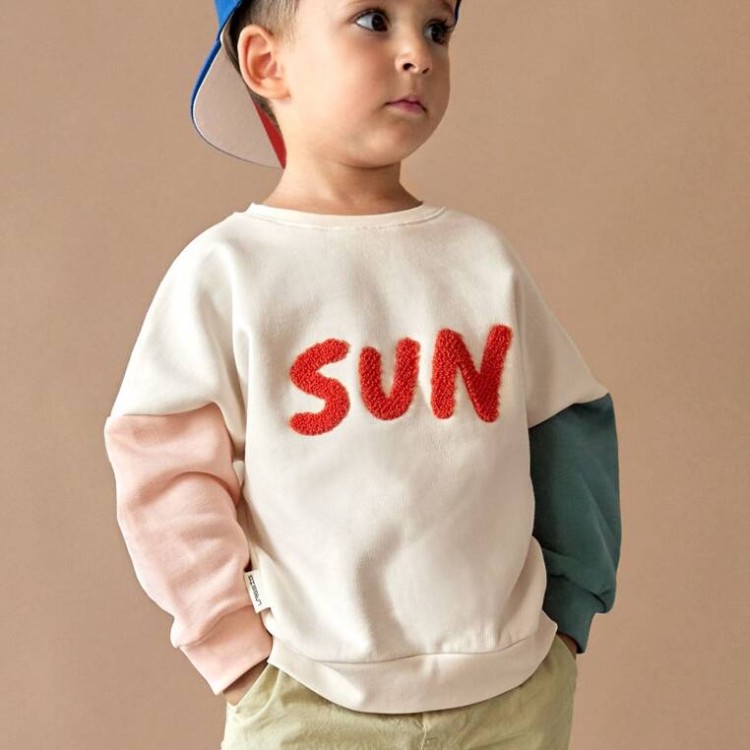 pol_pl_Lassig-Bluza-z-bawelny-organicznej-GOTS-Little-Gang-Sun-milky-2-4-lata-11535_1.jpg