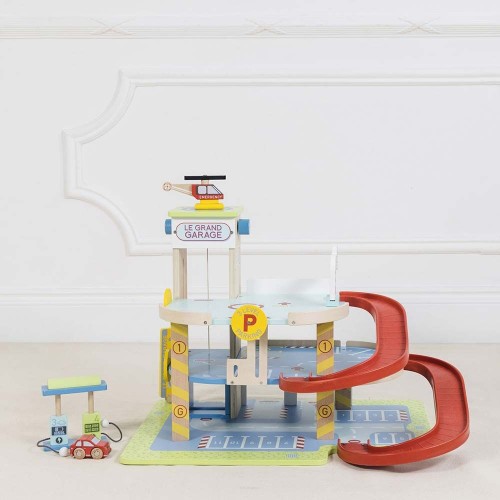 big_TV439-back-view-of-the-le-grand-garage-plus-accessories (1).jpg