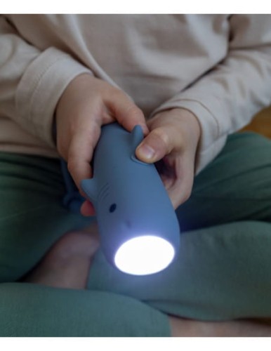 latarka-sharky-rekin (1).jpg