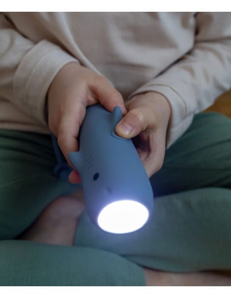 latarka-sharky-rekin (1).jpg