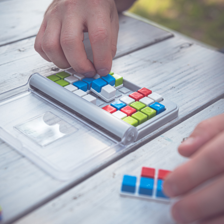 IQ_Focus_smart_games_lifestyle-4.png